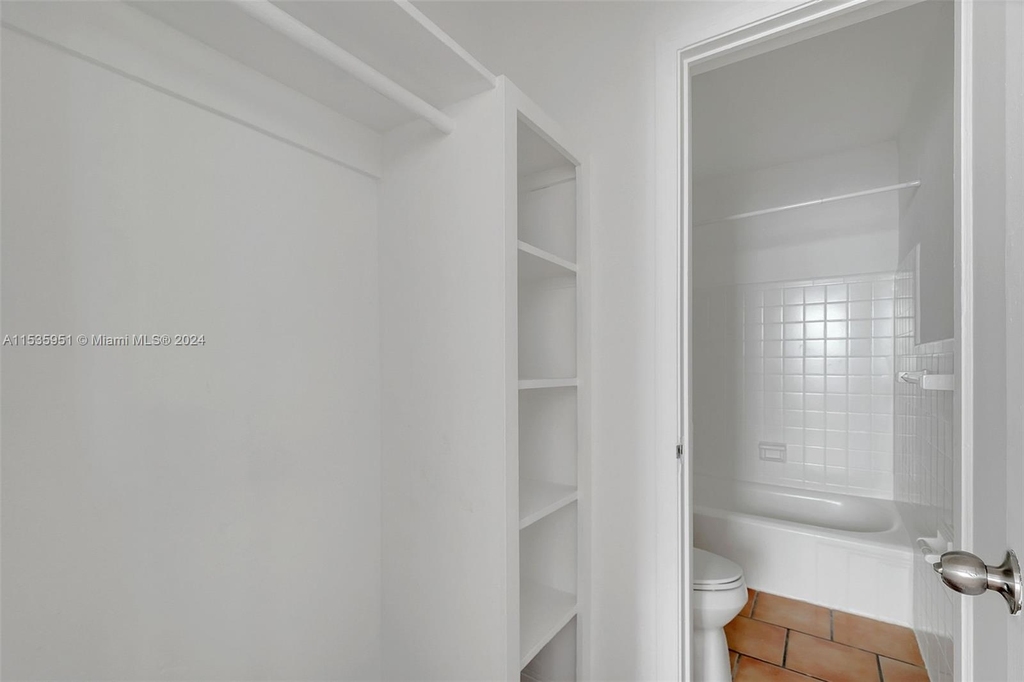 315 W 28th St - Photo 10