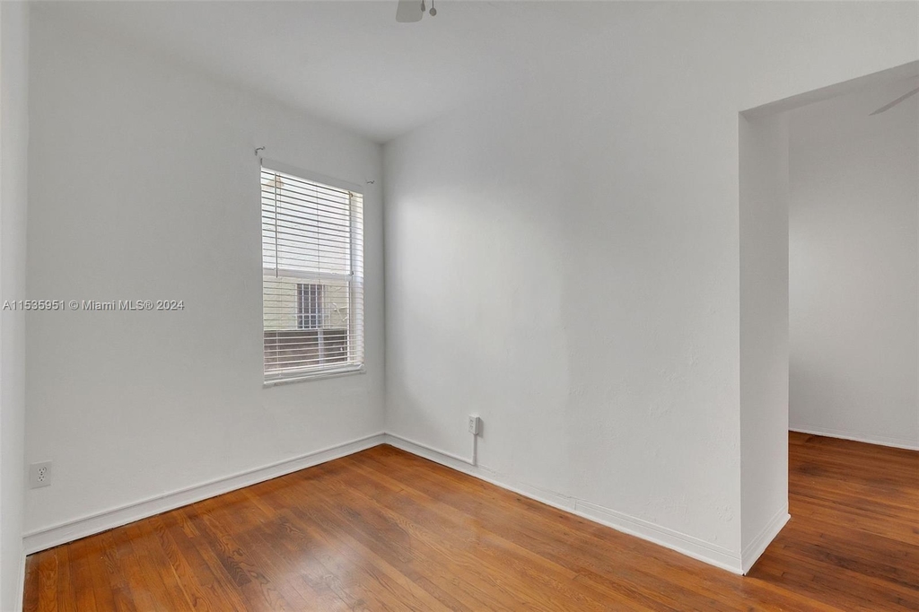 315 W 28th St - Photo 8