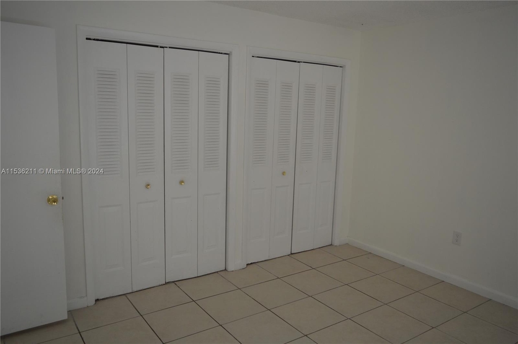 6960 Miami Gardens Dr - Photo 3