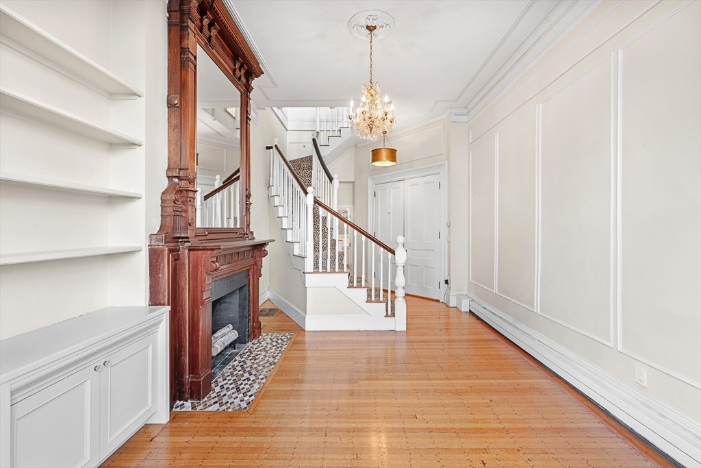 165 Beacon St - Photo 17