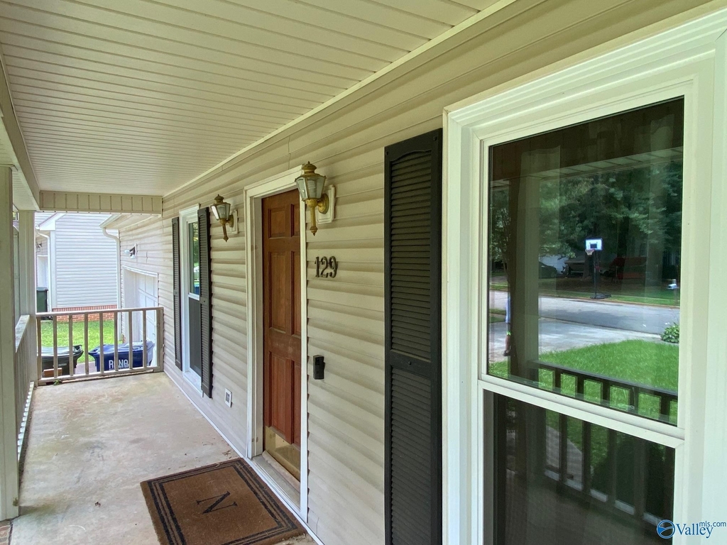 129 Suffolk Drive - Photo 2