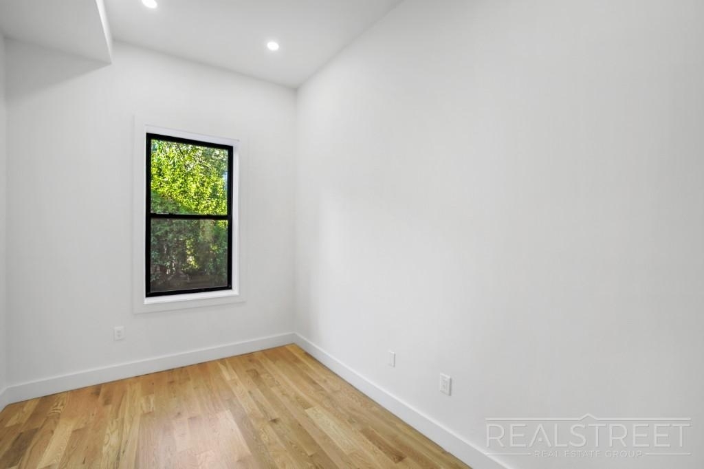 1401 Dean Street - Photo 12