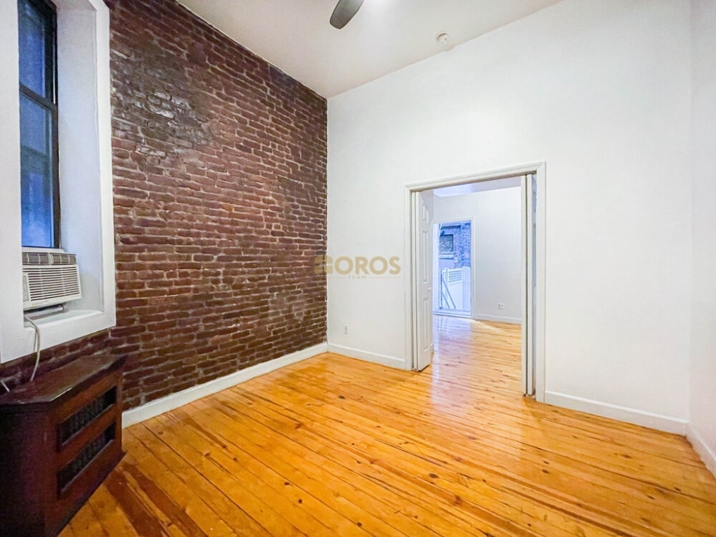 213 East 10th Street - Photo 1