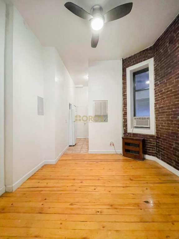 213 East 10th Street - Photo 2