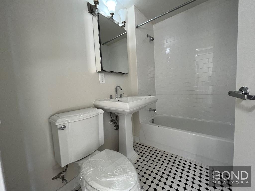 323 West 96th Street - Photo 4