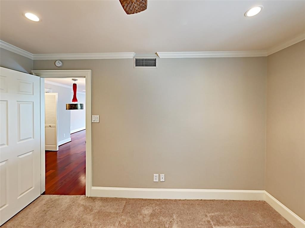 7640 W Greenway Boulevard - Photo 9