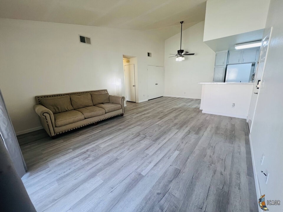 1200 Rodeo Dr - Photo 8