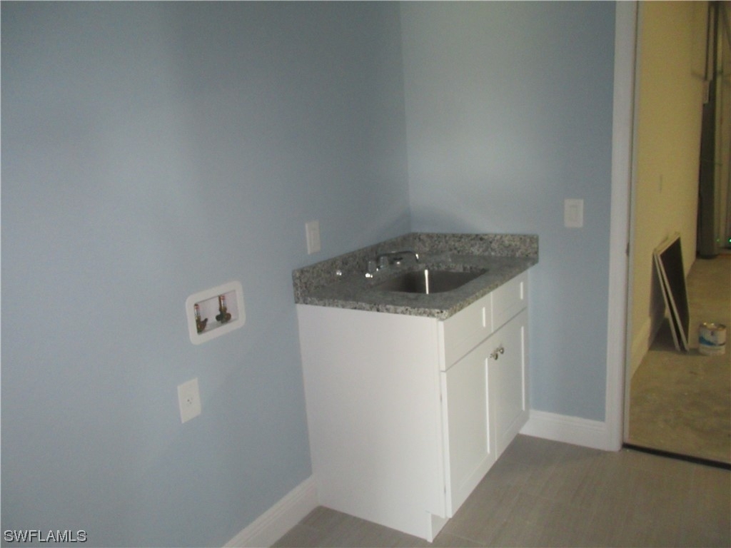 228 Nw 25th Place - Photo 10