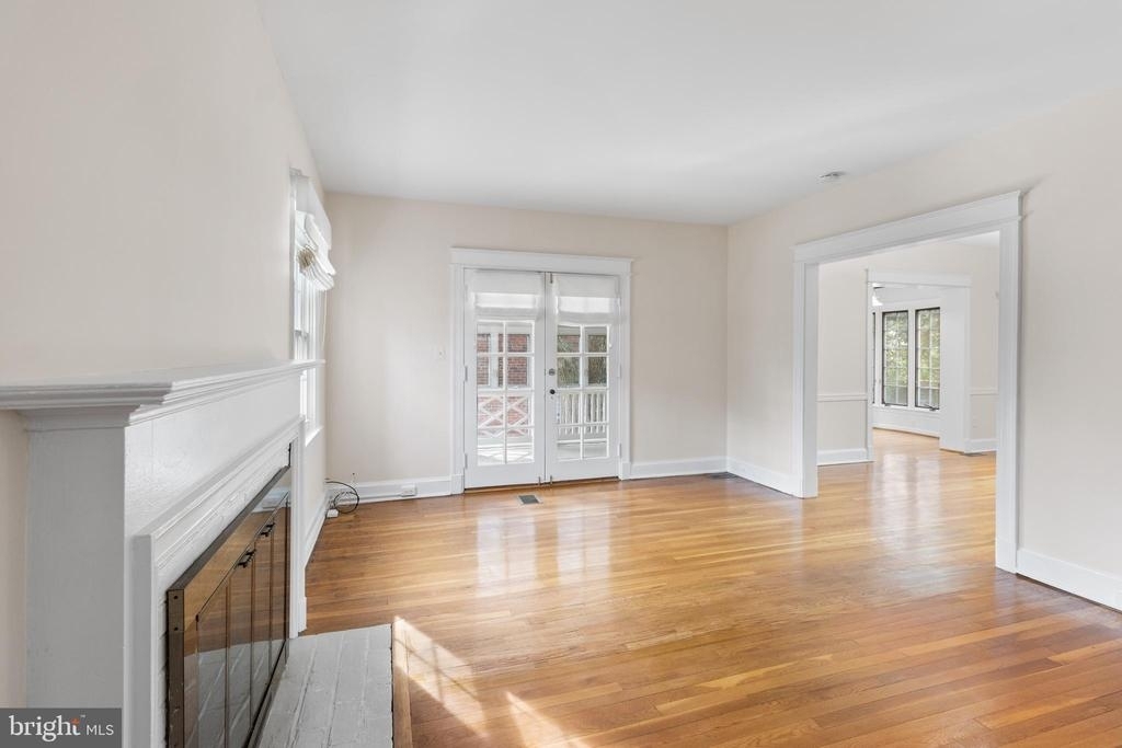 5424 32nd St Nw - Photo 3