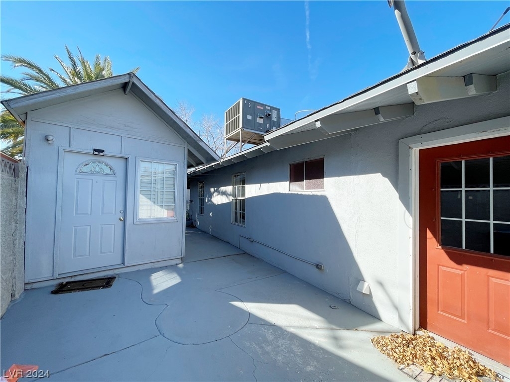 2100 Las Flores Street - Photo 20