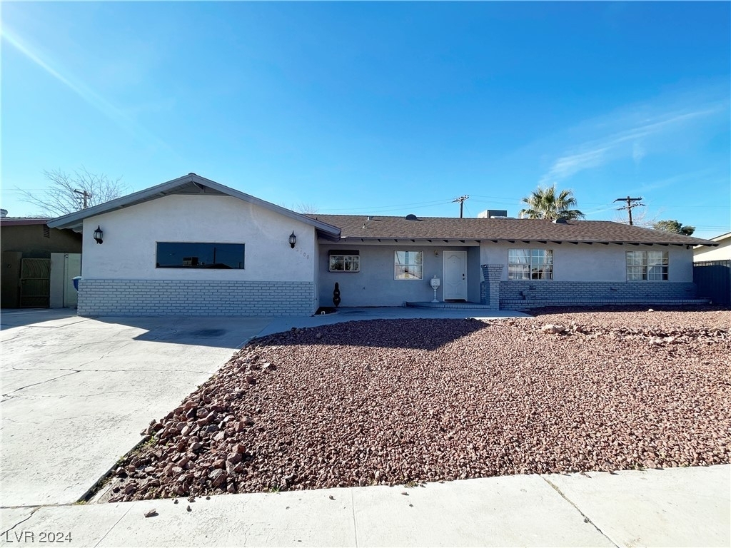 2100 Las Flores Street - Photo 2