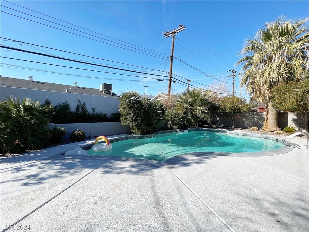 2100 Las Flores Street - Photo 28