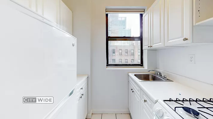 158 East 82nd Street - Photo 7