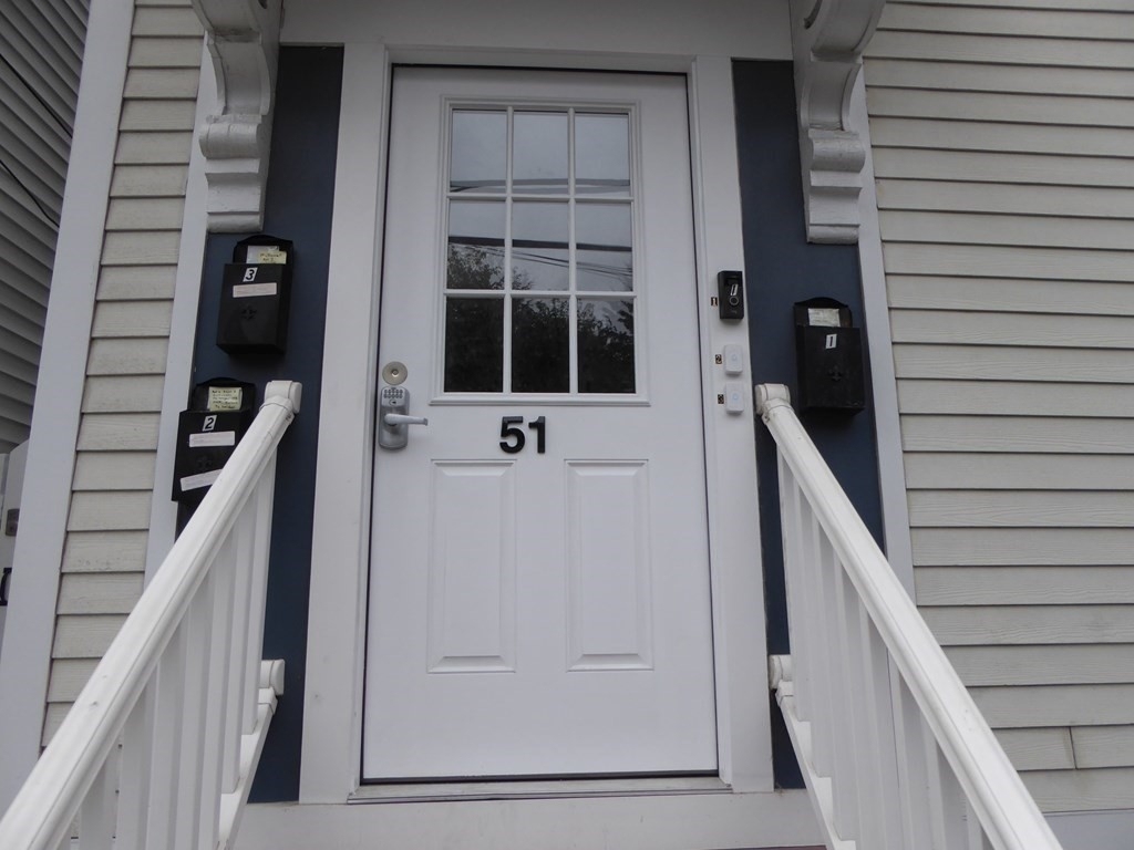 51 Woodward St - Photo 11