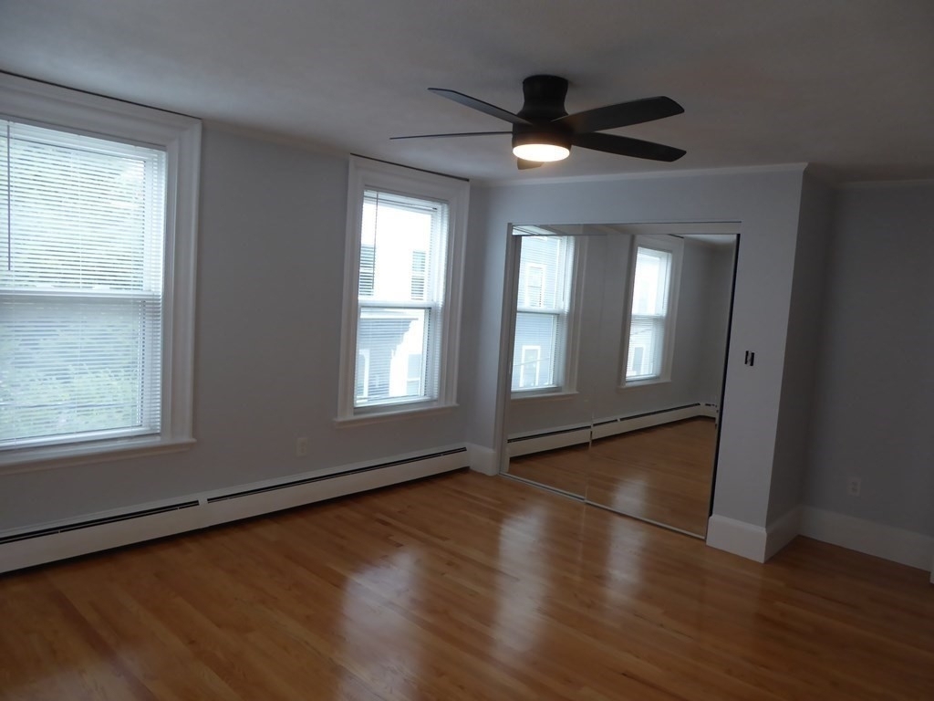 51 Woodward St - Photo 2