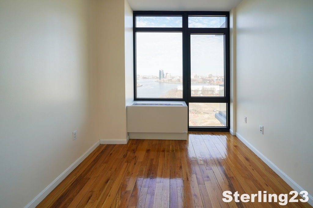 34-46 Vernon Boulevard - Photo 8