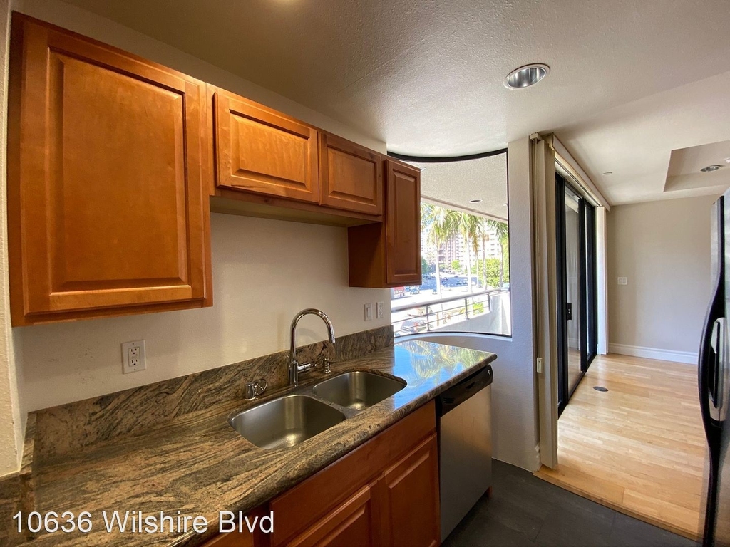 10636 Wilshire Blvd - Photo 6