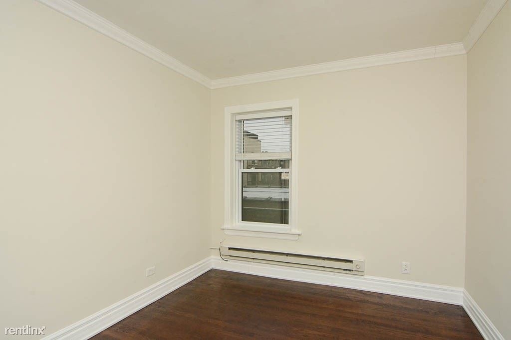 3819.5 N. Greenview, Unit E-8 - Photo 16