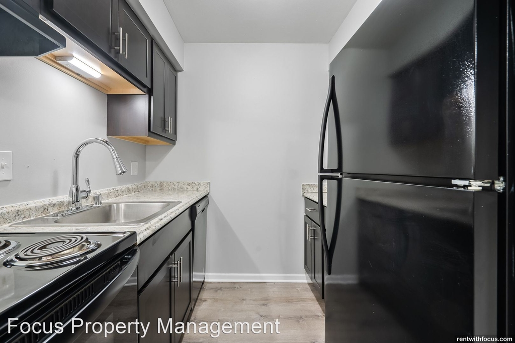 6331, 6333, 6335, 6337 S. 35th St. - Photo 2