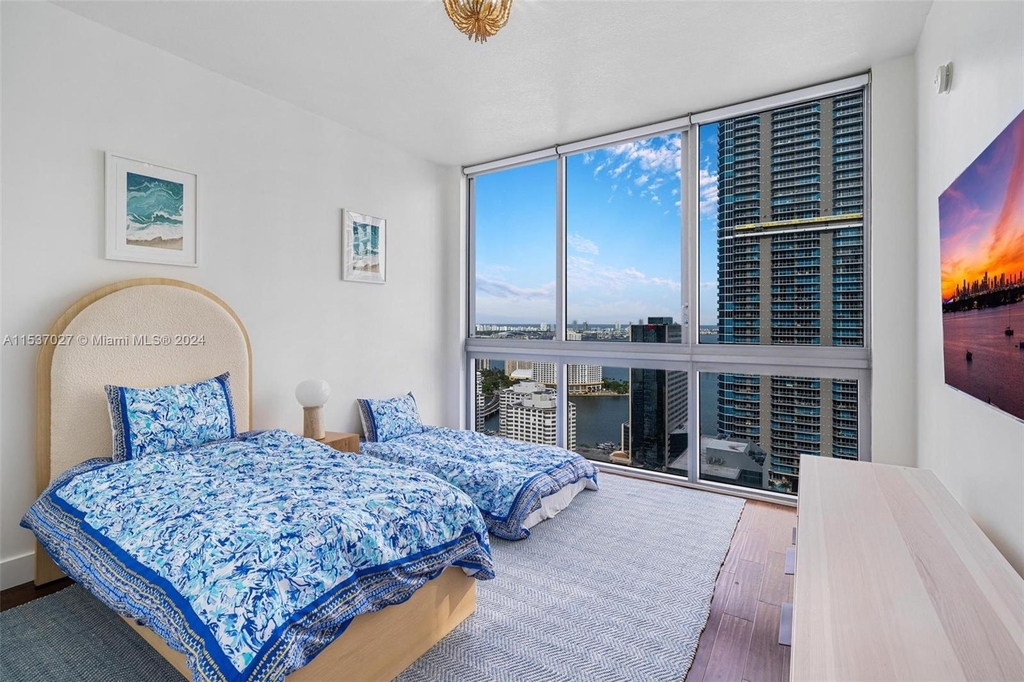 1050 Brickell Ave - Photo 32