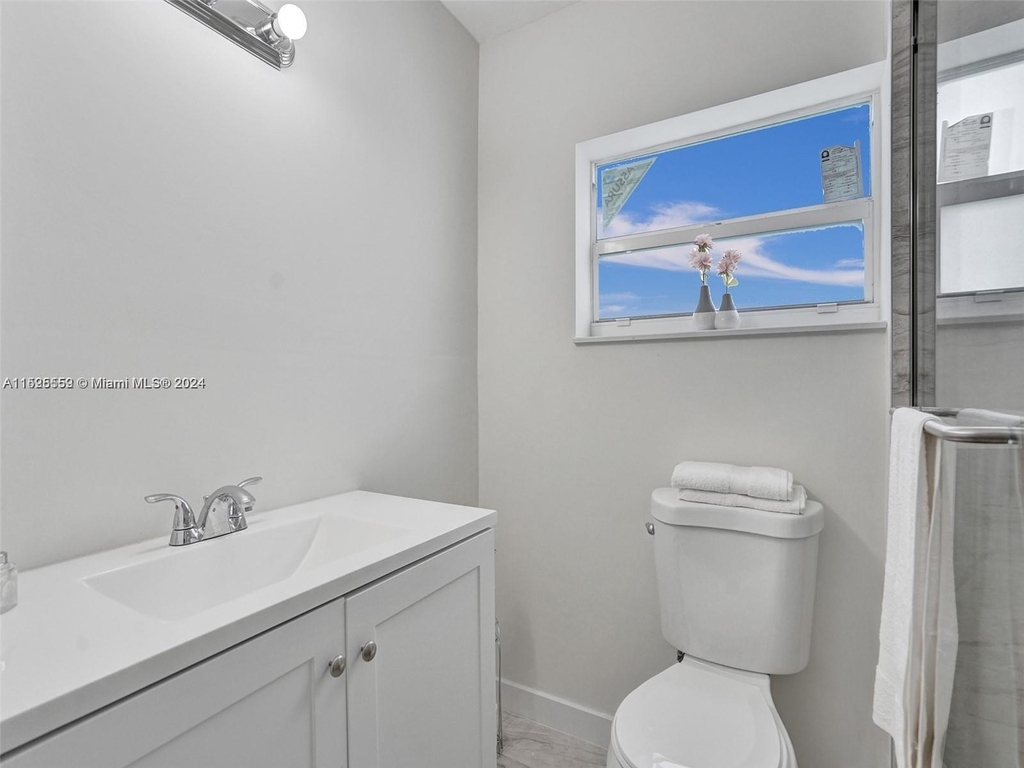 1664 Sw 28th Ave - Photo 32
