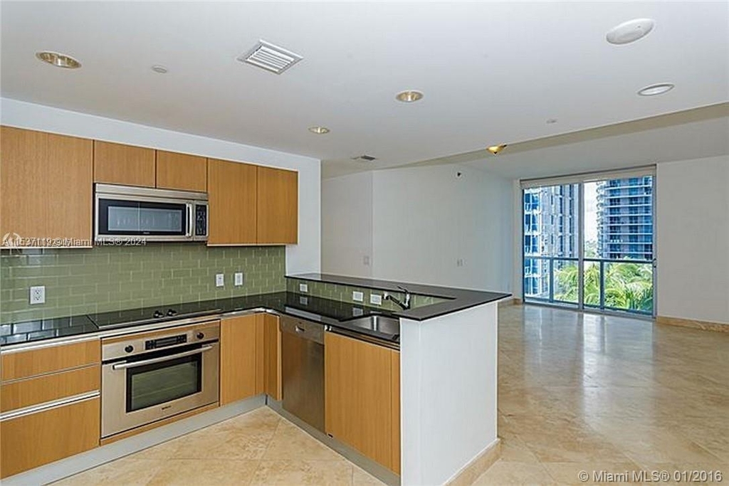 1060 Brickell Av - Photo 2