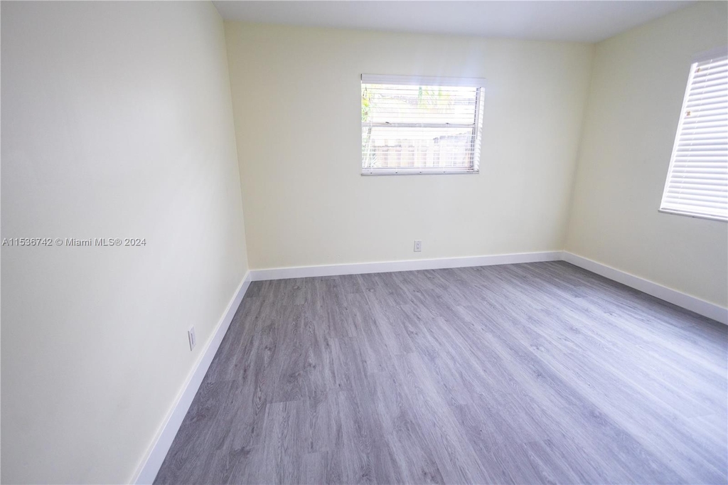 2346 Sw 17th Ave - Photo 15