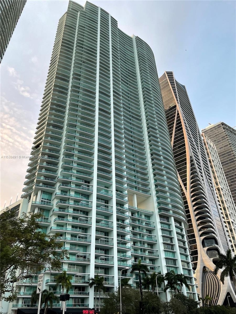 900 E Biscayne Blvd - Photo 0