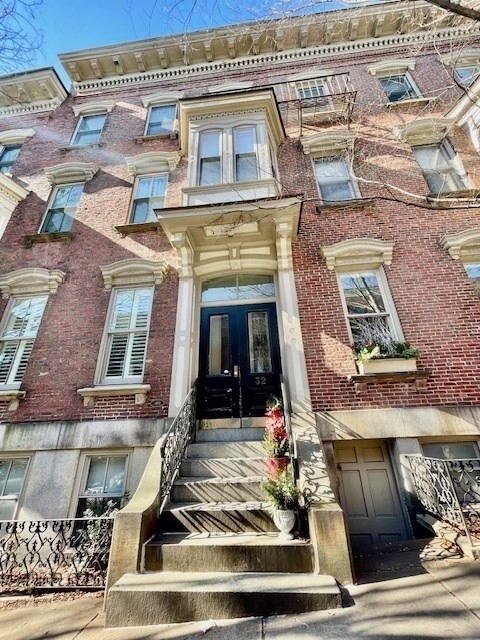 32 Chestnut St - Photo 0