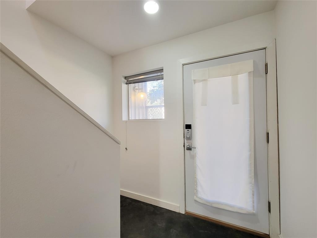 1506 Drew Street - Photo 3