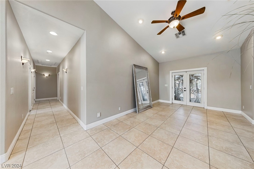 200 W Desert Rose Drive - Photo 10