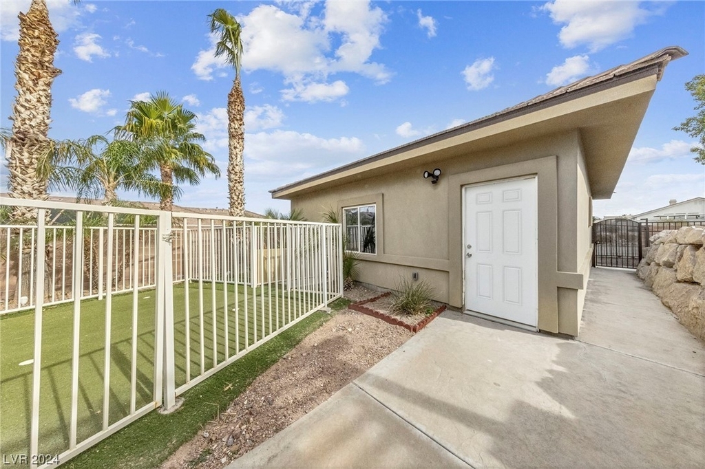 200 W Desert Rose Drive - Photo 63