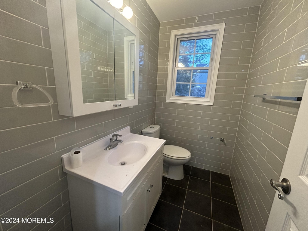 1424 Monmouth Avenue - Photo 7