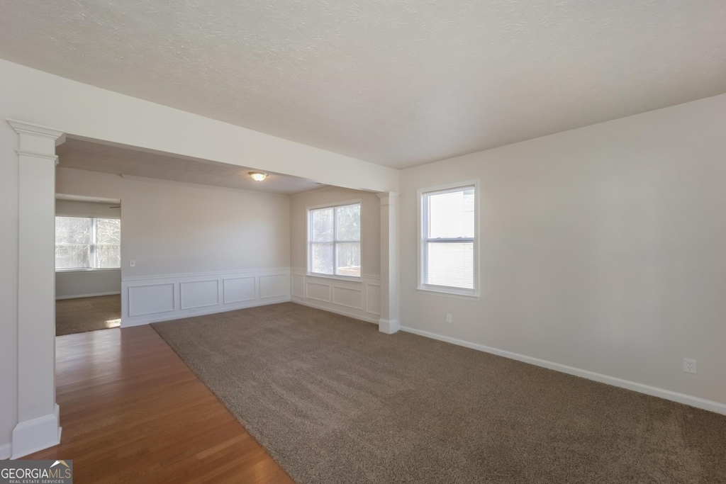 8821 Lakecrest Way - Photo 2