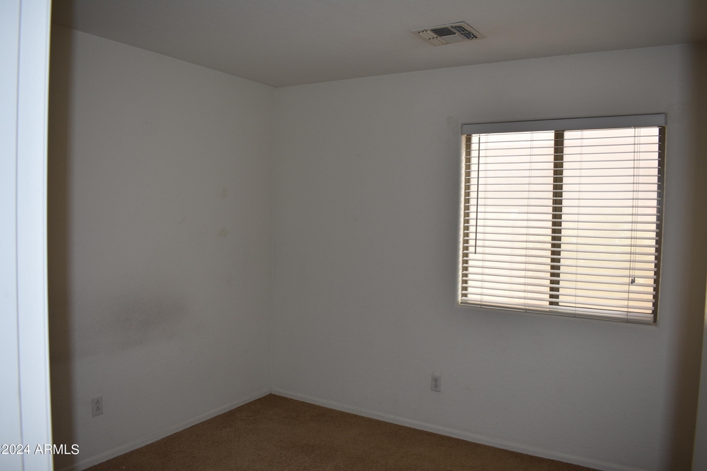 10809 W Cambridge Avenue - Photo 28