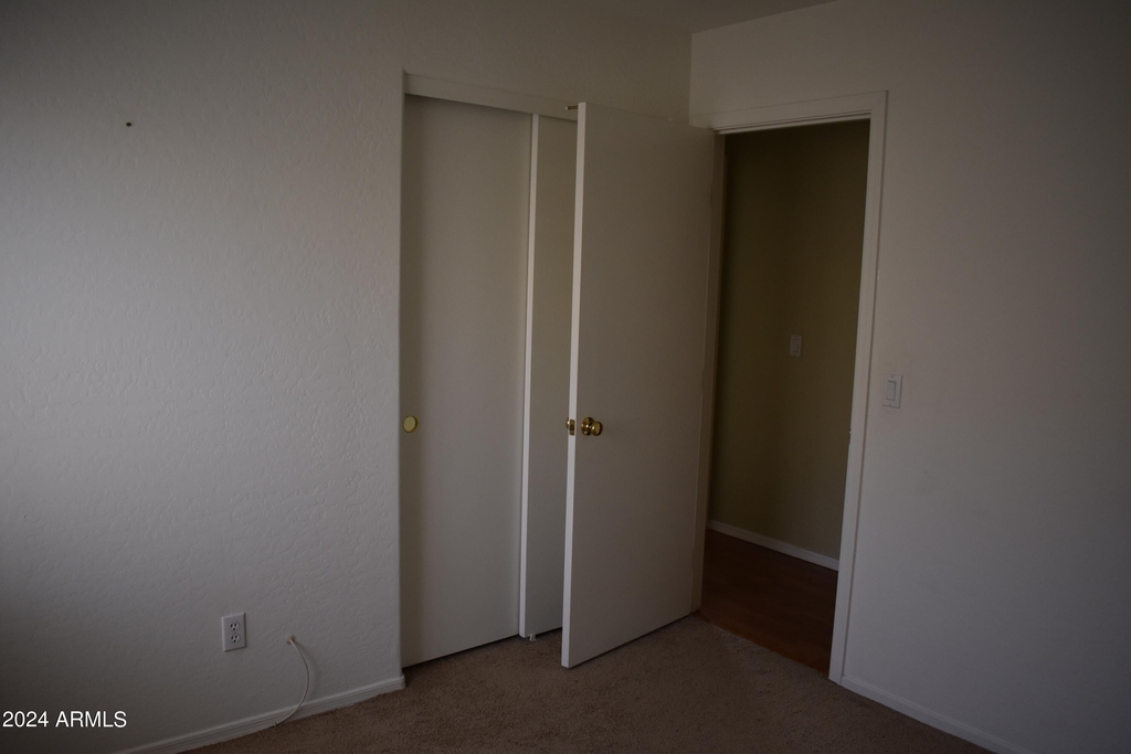 10809 W Cambridge Avenue - Photo 33