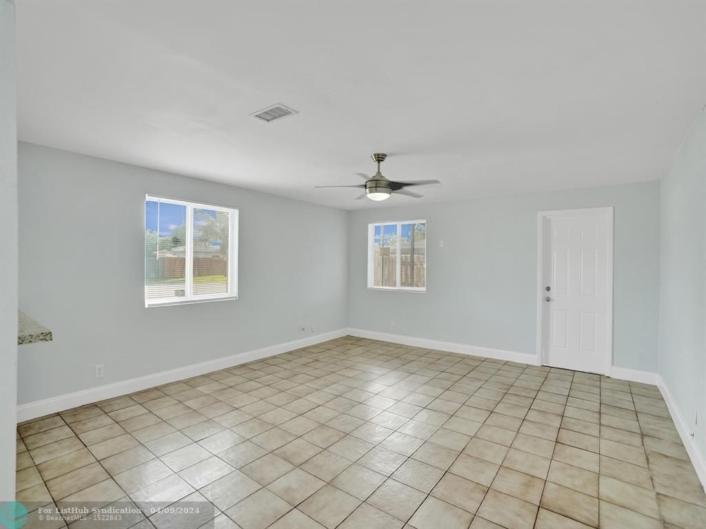 8205 Nw 71st Ave - Photo 8