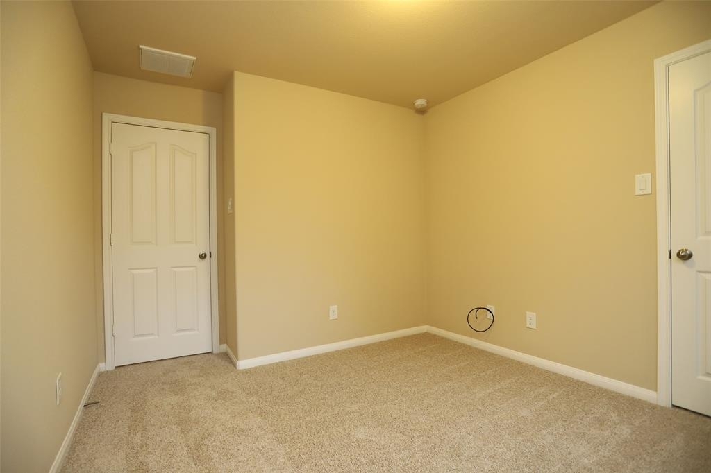 1040 Shadow Glenn Drive - Photo 17