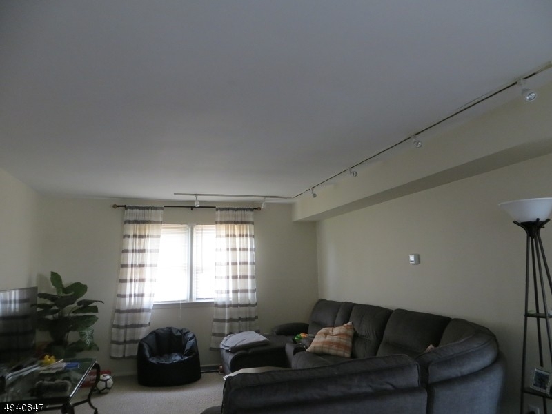 8 Allyson Rd - Photo 4