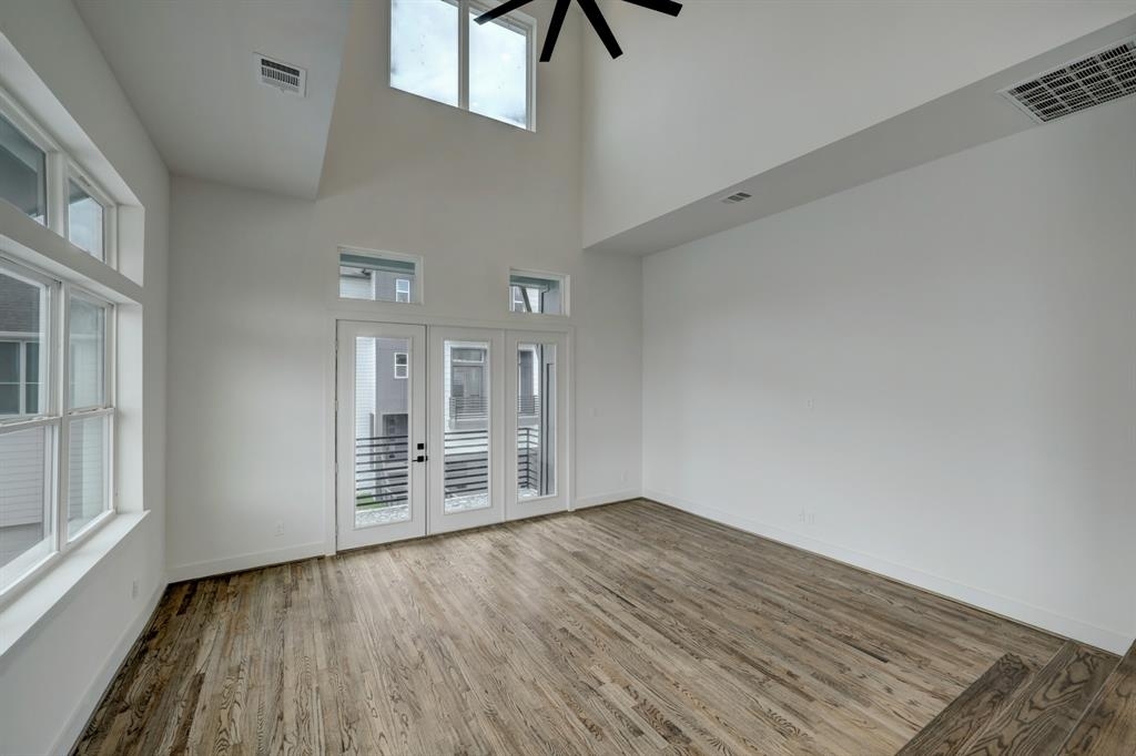 1537 W 24th Street - Photo 8