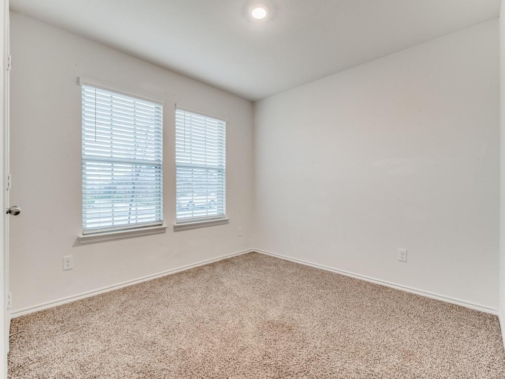 1008 Silver Maple Lane - Photo 4