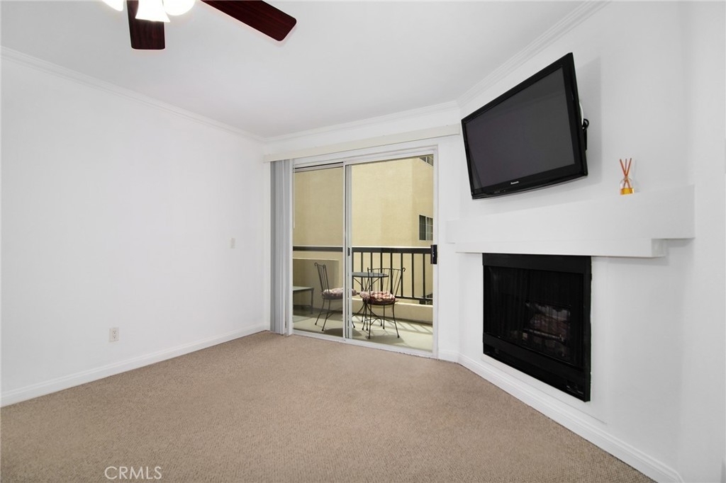 21550 Burbank Boulevard - Photo 3