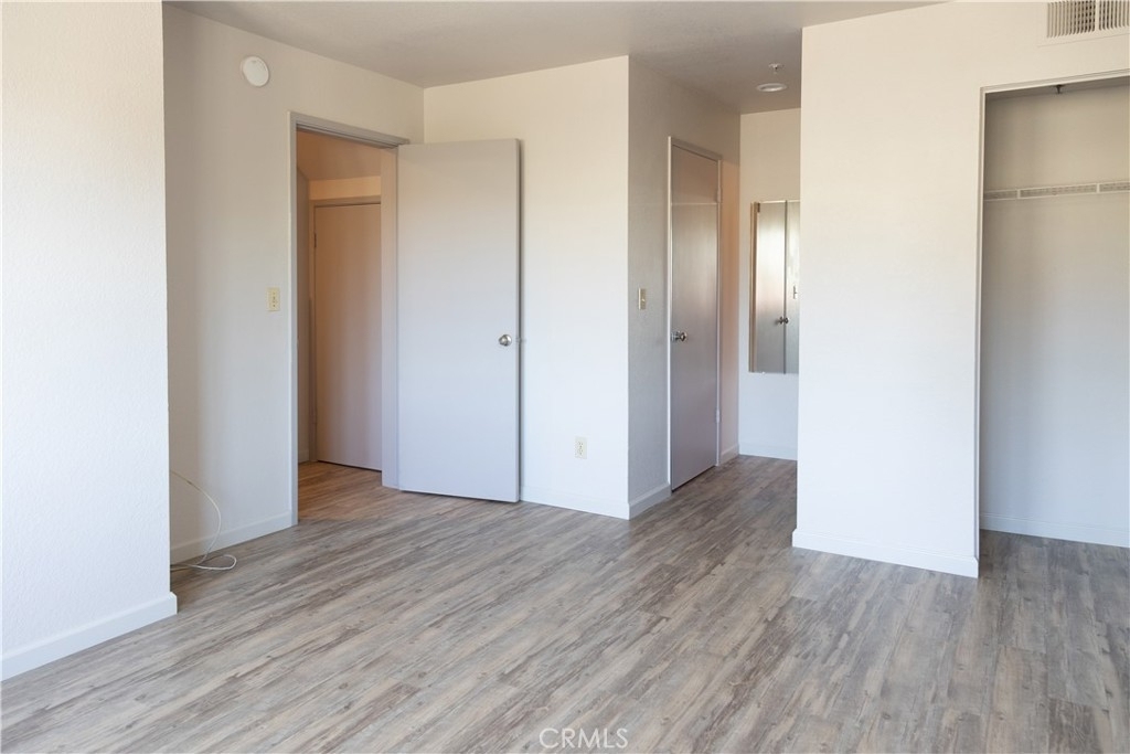 1239 E Foothill Boulevard - Photo 5