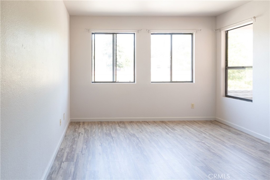 1239 E Foothill Boulevard - Photo 3