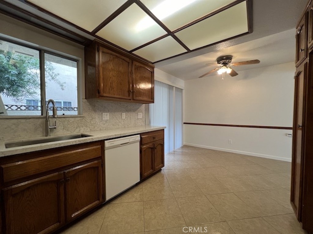 10521 Lakewood Boulevard - Photo 5