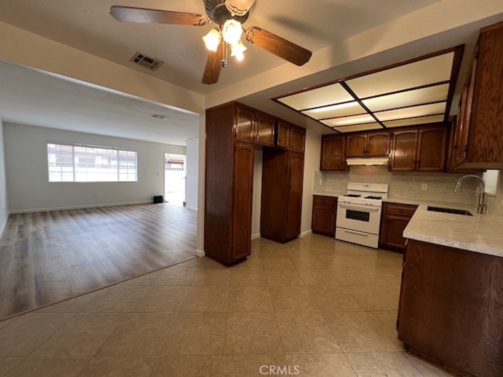 10521 Lakewood Boulevard - Photo 2