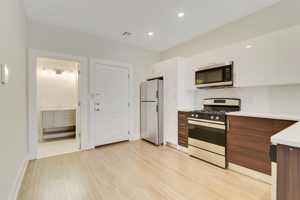 38 East 28th St - Photo 1