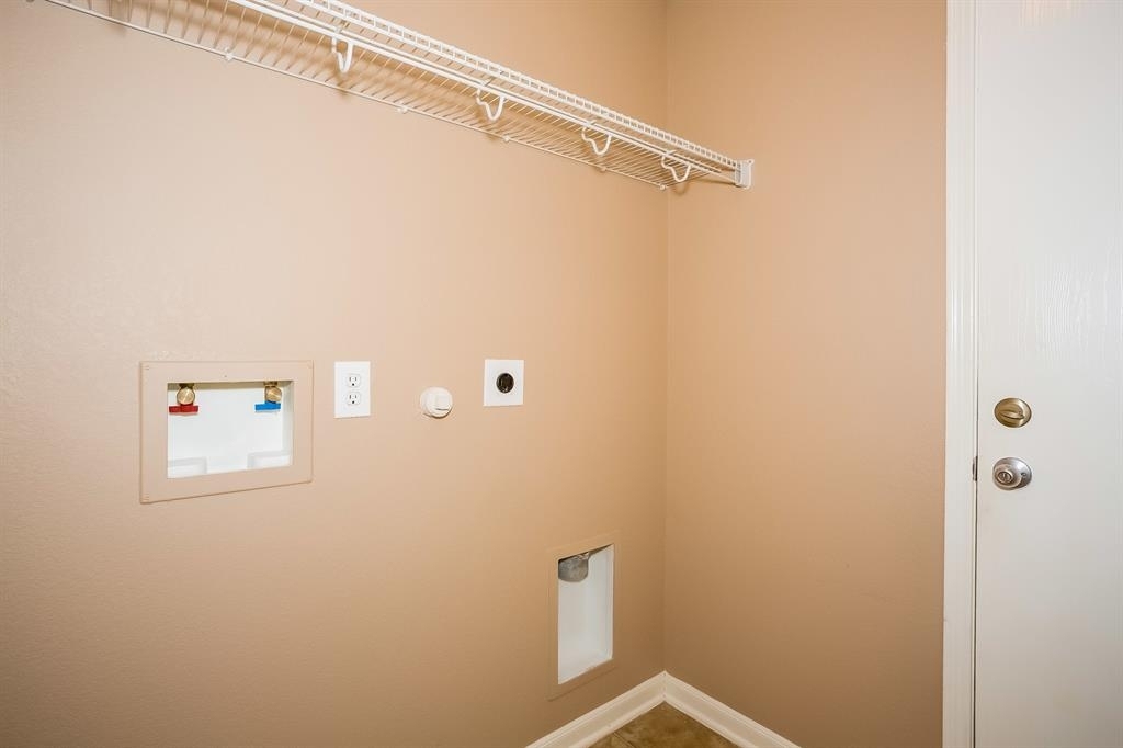 8119 Sanders Forest Court - Photo 13