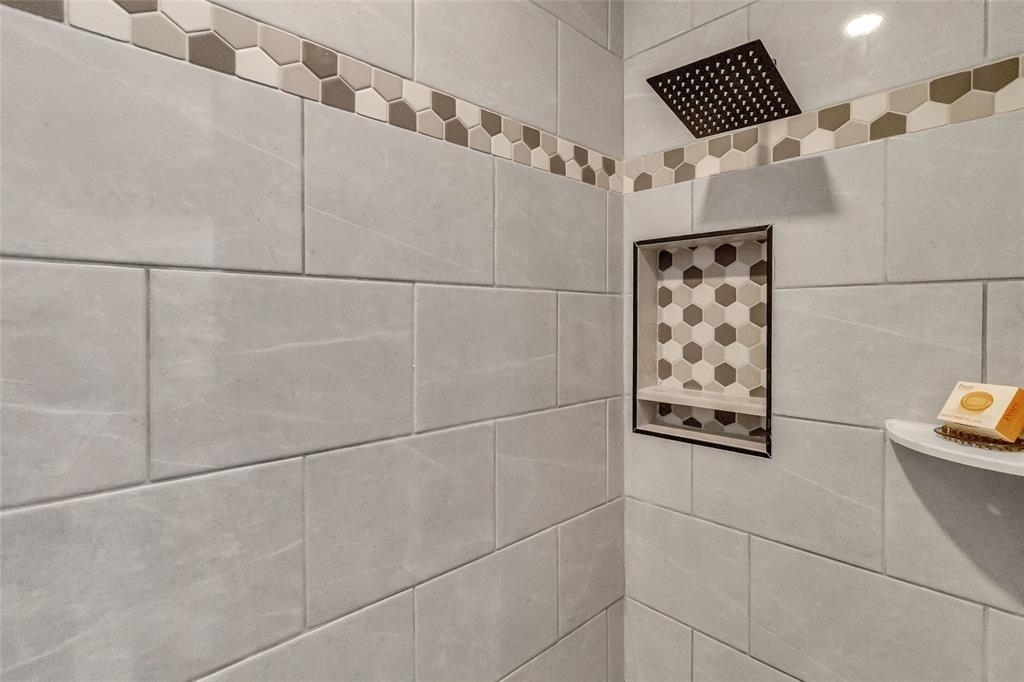 5815 Schevers Street - Photo 5