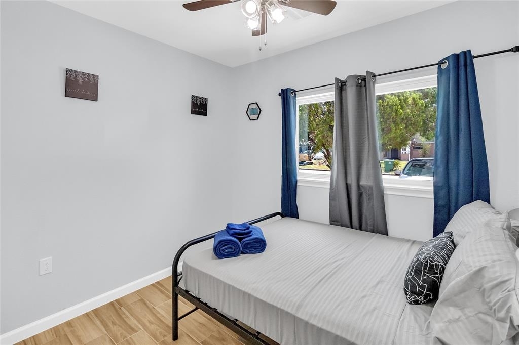 5815 Schevers Street - Photo 12